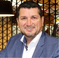 Eduardo de la Garza