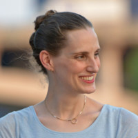 Elisabeth J Hayes