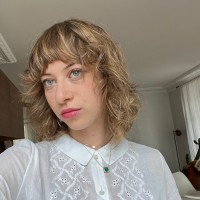Chloe Levine