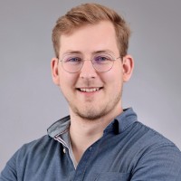 Lukas D. Viebahn