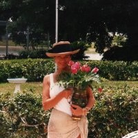 Linda L Phillips