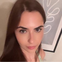 Esra Özkay