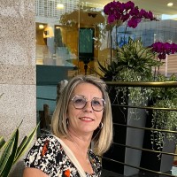 Martine Ernandez Petro