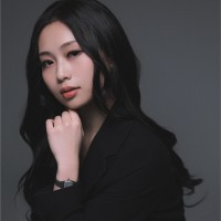 Thuy-Dan Claudia Lam