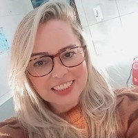 Elaine Rrzende