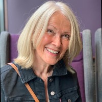 Lesley Holdsworth