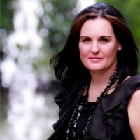 Yolande Snetler