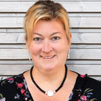 Manuela Esterl