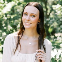 Lily Collier