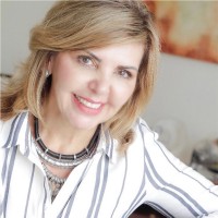 Márcia L. Tejo