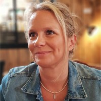 CAROLE RENNER