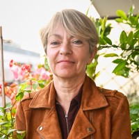 Anne HUYGHUES-BEAUFOND