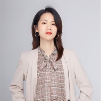 Amanda Sun-kids makeup toys