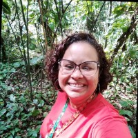 Líbia Machado Azevedo