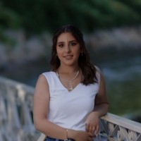 Zena Alayche