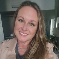 Leanne Bloom