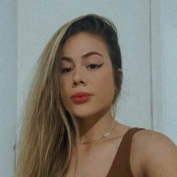 thayna de castro