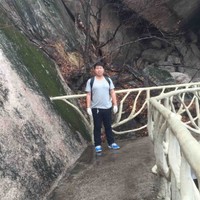 李昊伦