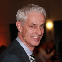 Dr. Albert Postma
