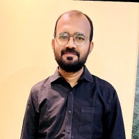 Sujit Tare