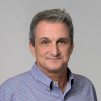 Robert Aiello
