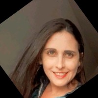 Simone Falcão Isqui
