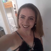 Simone De Castro