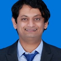 Nikhil Varia- B.Com, L.L.B, Cpa