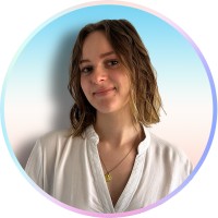 Chloé B.