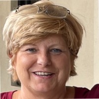 Laura Strother