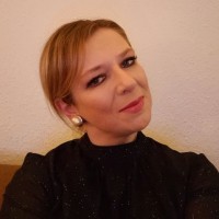 Anna Halves