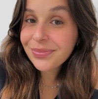 Larissa Agnoletto Neves