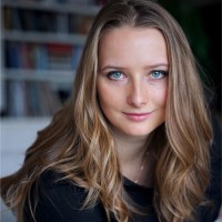 Julia Sakalus