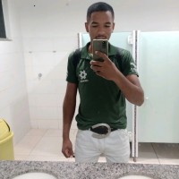 Weverson Ribeiro dá cruz