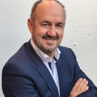Julio Henche García