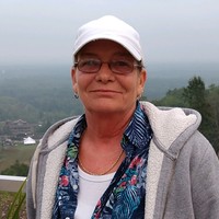 Gayle Arnold