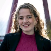 Bregje Hoogenraad