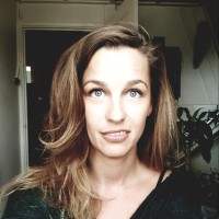 Esther Van den Tol