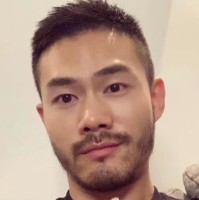 李君伟