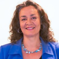 Lisa Hetherington, Cae