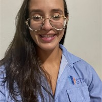 Júlia Esquerdo Araújo