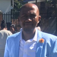 Vusi Mahlulo