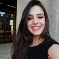Flávia Neves