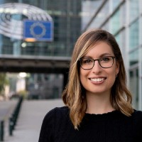 Stefanie Franzl
