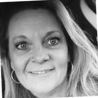 Colleen Wall