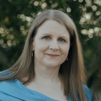Lyndsay Marshall