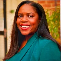 Dr Lia Hunter