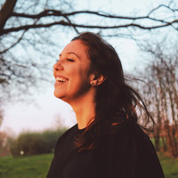 Júlia Lataro Gonçalves