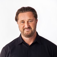 Toby Hasselgren, Aia