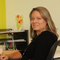 Sara Schesser, Alep